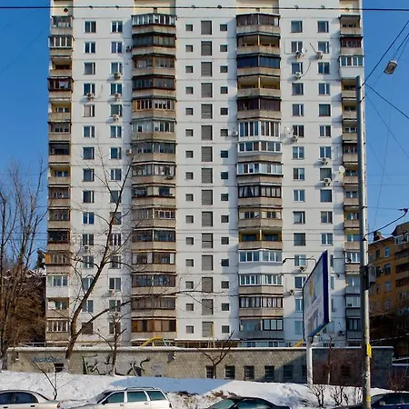 On Saksaganskogo 54/56 *