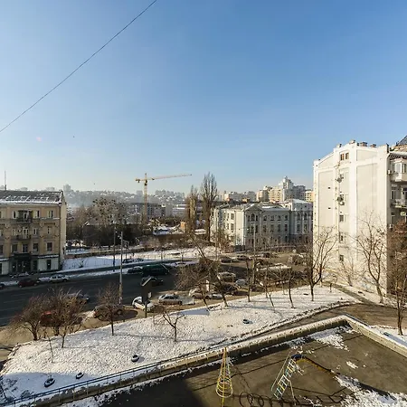 On Saksaganskogo 54/56 * Київ