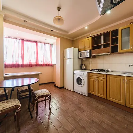 On Saksaganskogo 54/56 Київ
